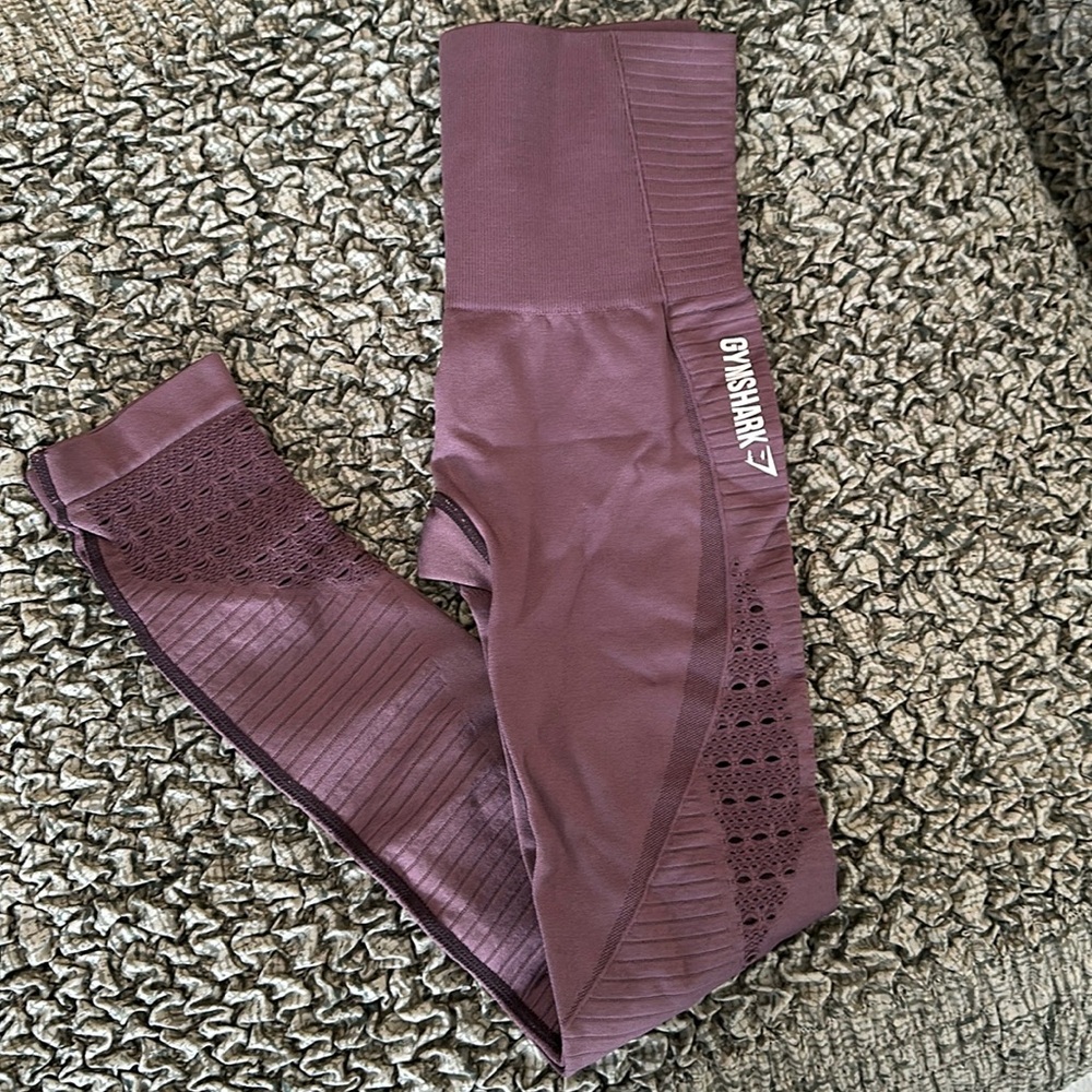 Small purple gym shark leggings 

In good condition